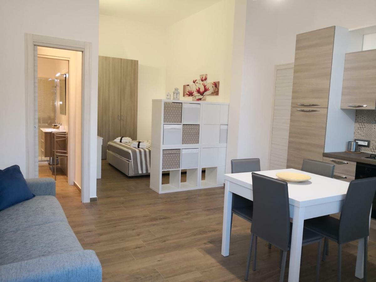 Tiny House Naxos Hotel จีอาร์ดีนี นักซอส ภายนอก รูปภาพ